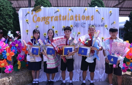 5 élèves, réfugiés de Myanmar viennent de terminer avec succès la High School